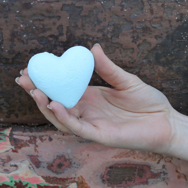 Love Heart Bath Bomb 70g - Baby Powder