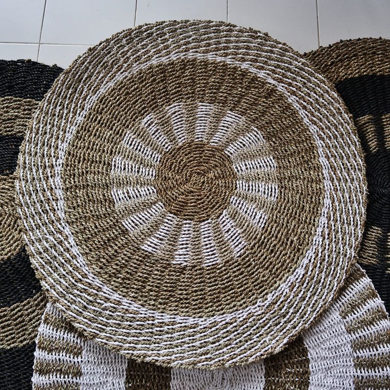 Round Seagrass White & Tan - Inner Sun - 1m