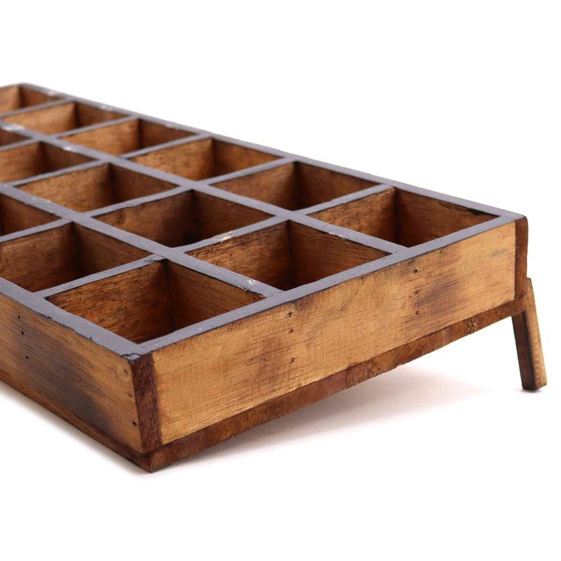 Display Tray - 18 Compartments