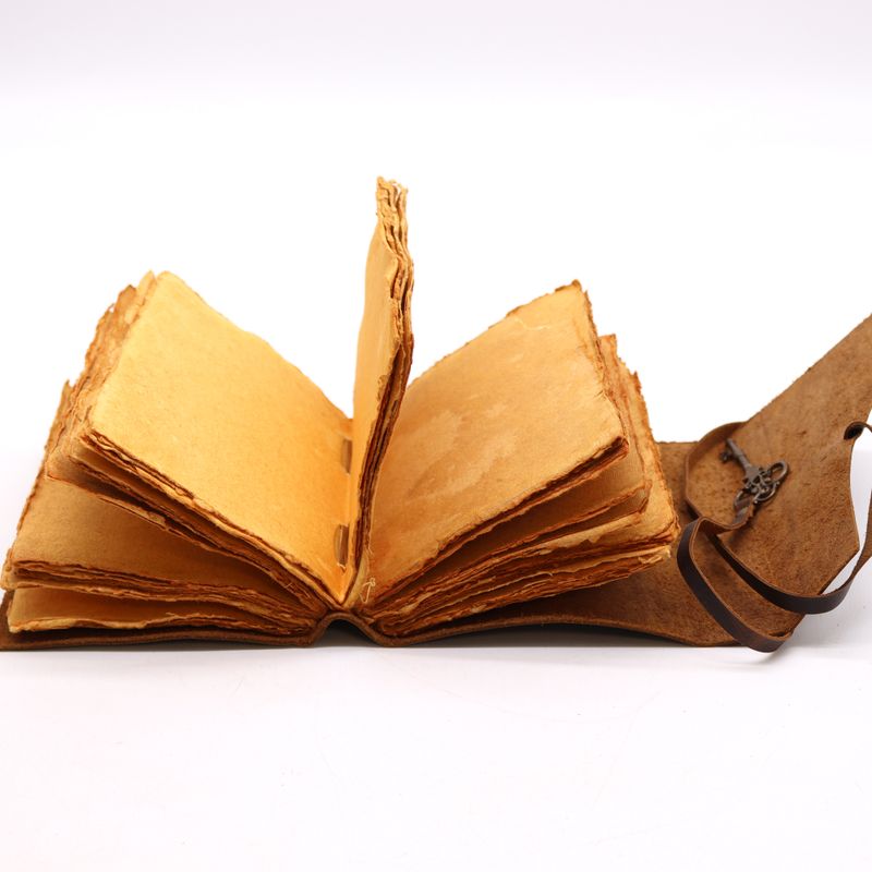 Oiled Leather & Key - 200 pages deckle-edged - 5x7"