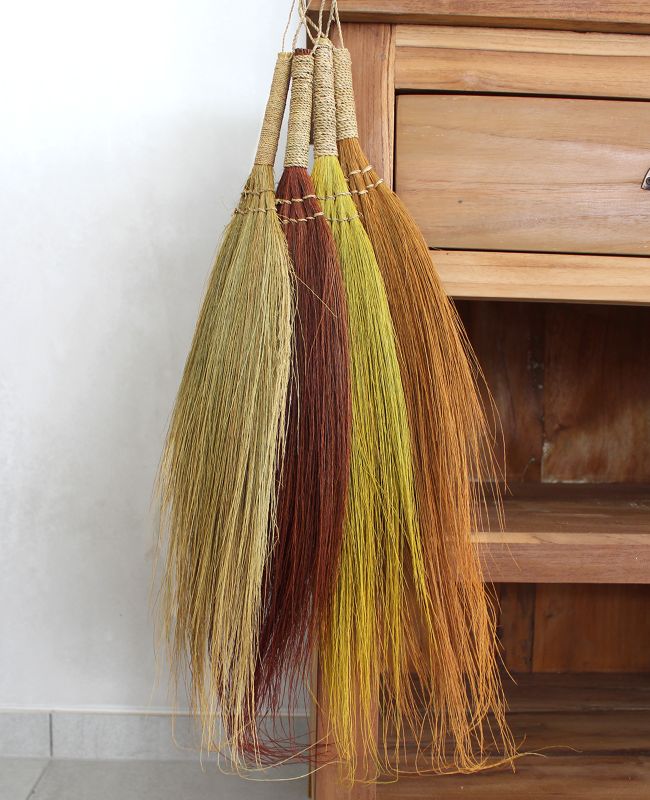 Set 4 - Pampas Long Broom - Natural colours