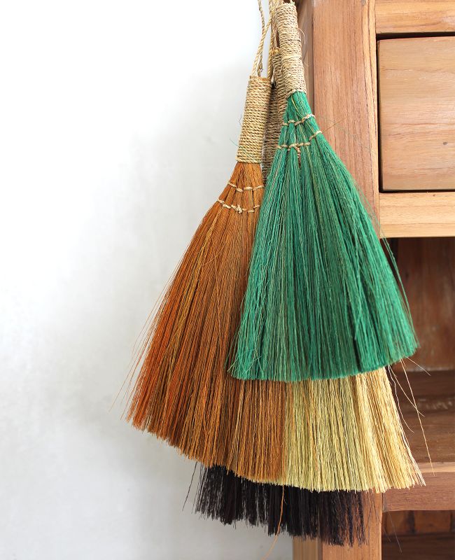 Set 4 - Pampas Fan Broom - Mixed colours & size