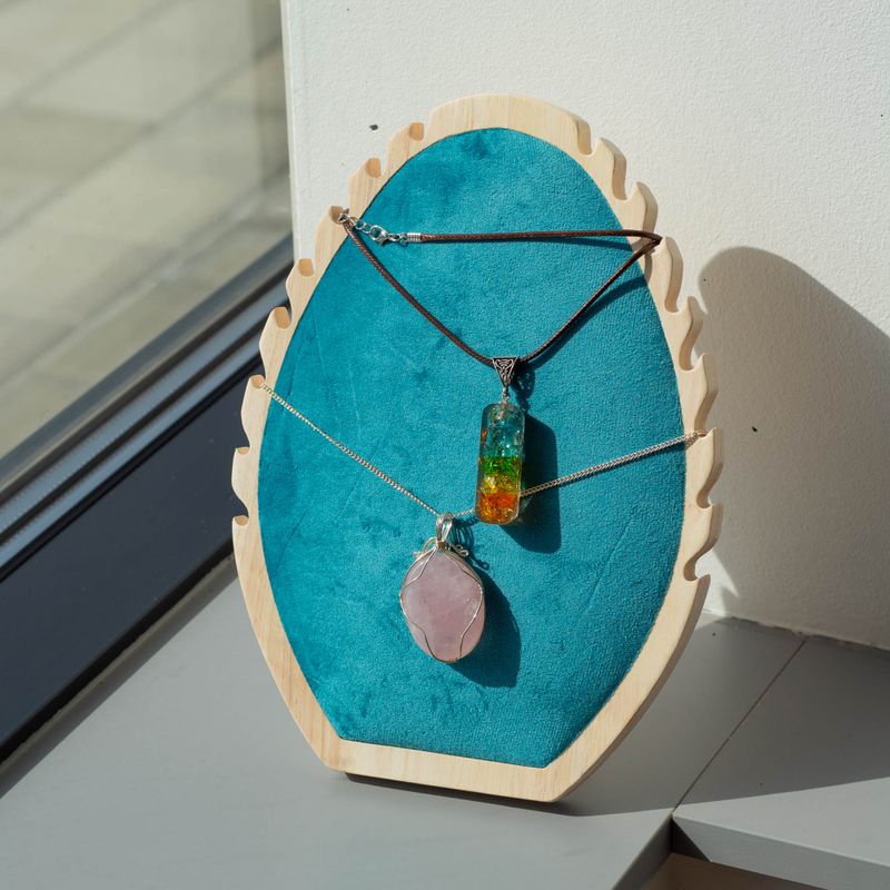 Small Oval Necklace Display 19x13cm