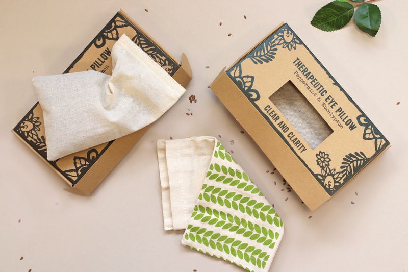 Agnes & Cat Eye Pillow - Clear & Clarity