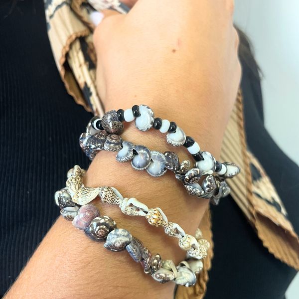Handmade Friendship Bracelet - Tiny Bestie Beach Shells (asst)