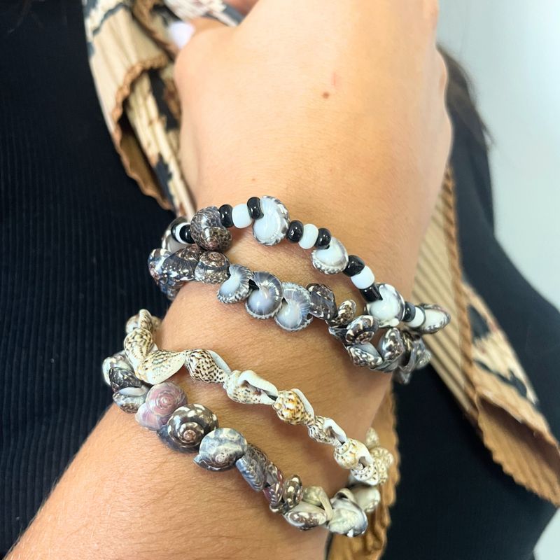 Handmade Friendship Bracelet - Tiny Bestie Beach Shells (asst)