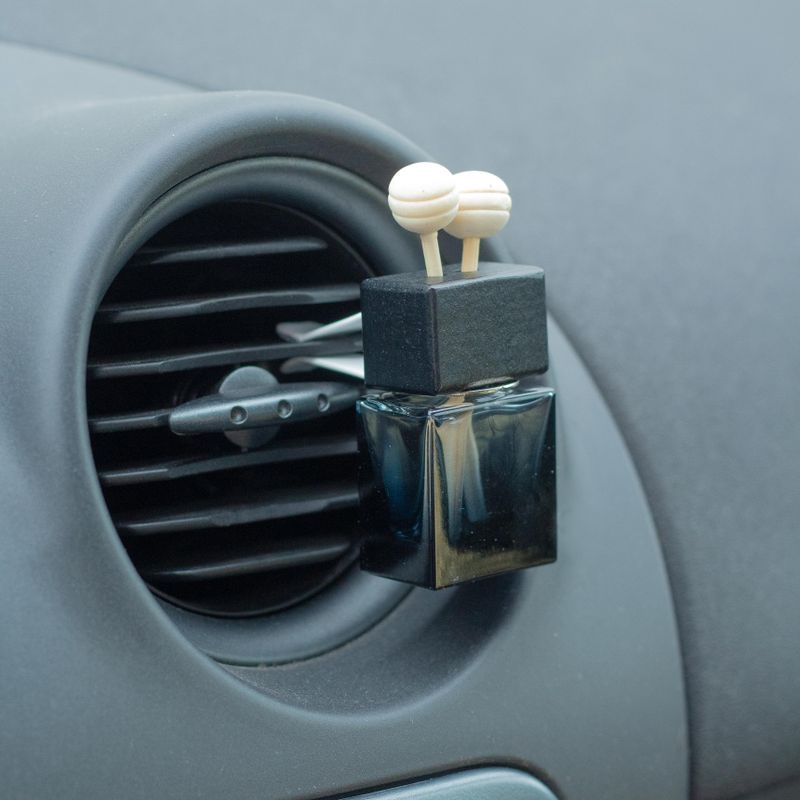 Black - Car Diffuser Vent Attach Bottles - 8ml - (3 assorted designs x 4)