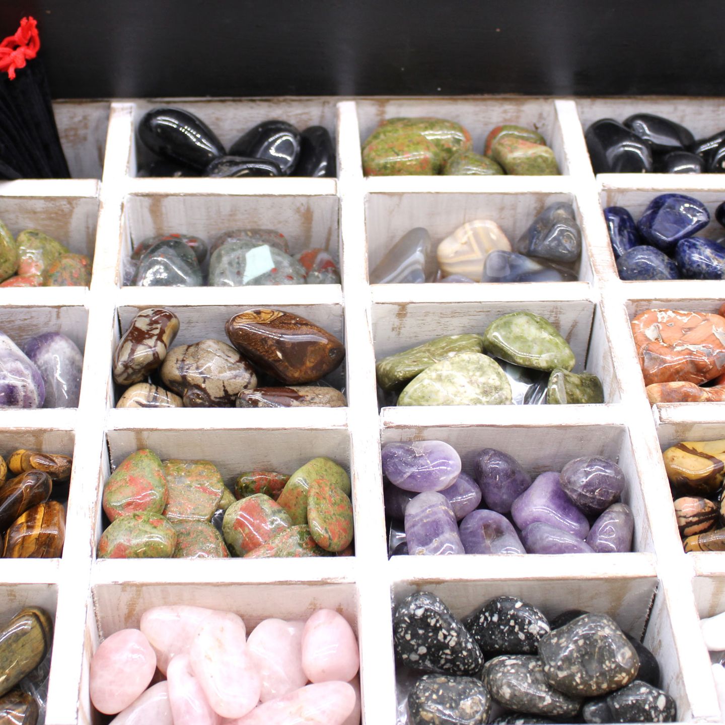 Medium African Tumble Stones 25-45mm