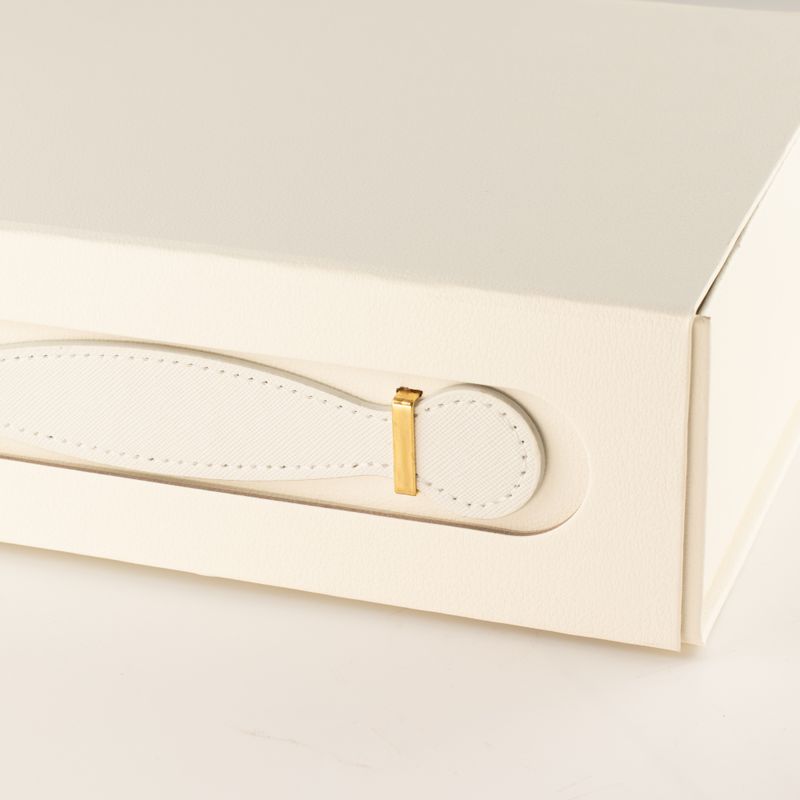 Flat Pack Gift Box - Med Hamper (24x18.2x8cm) - White