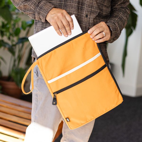 Laptop & Tablet Pouches