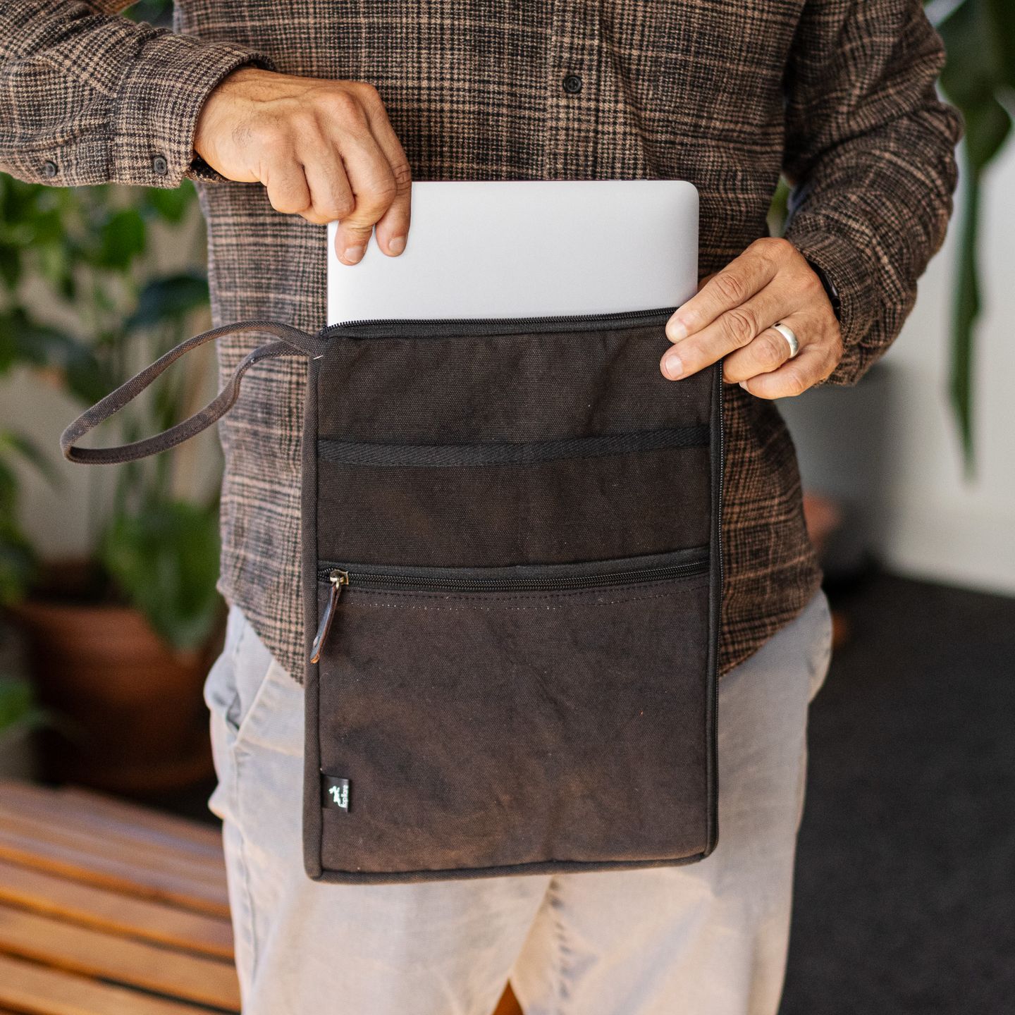 Laptop & Tablet Pouches