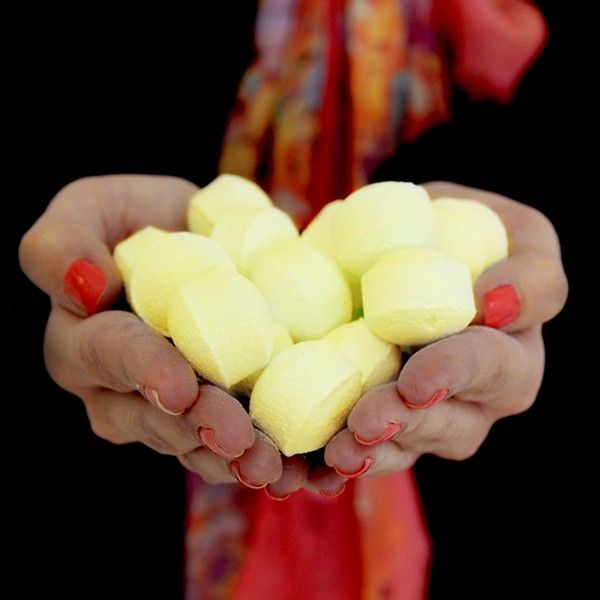 1.3kg Chill Pills Mini Bath Bombs - Pinacolada