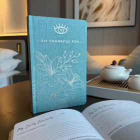 Blue Gratitude Journal - 120 pages - I am Thankful For with  Silver Lining