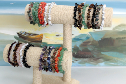 Wholesale Jewellery Display with Chip Stone Bracelets
