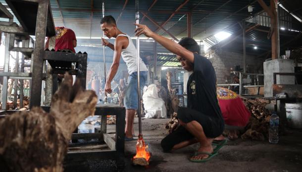 Wholesale Molten Glass on Wood